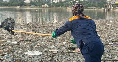 Hà Nội: Tái diễn tình trạng cá chết bốc mùi hôi thối ở công viên hơn 700 tỷ đồng