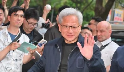 Jensen Huang: Định luật Tau của Huawei là bước đột phá, nhưng TSMC vẫn dẫn trước 10 năm