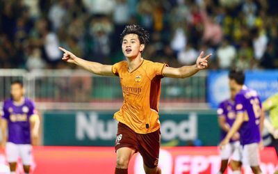 'Báu vật' 18 tuổi của bầu Đức quá hay trước Hà Nội FC