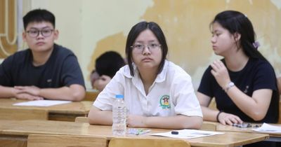 Thi vào lớp 10 ở Hà Nội: Thí sinh bước vào môn thi cuối cùng