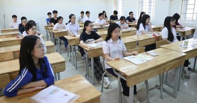 2 thí sinh mất cơ hội xét tuyển vào lớp 10 vì mang điện thoại vào phòng thi môn Toán