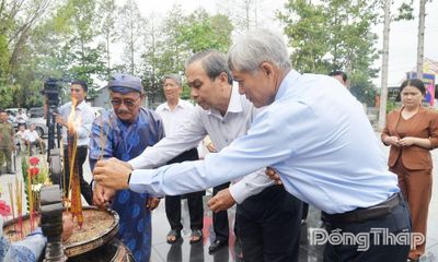 Giữ mạch 'Uống nước nhớ nguồn' từ Lễ giỗ Thủ khoa Nguyễn Hữu Huân