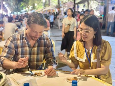 Khách Tây mê ẩm thực chay