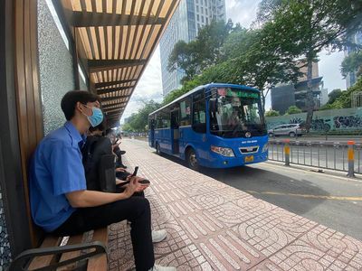 TPHCM tính đưa xe buýt mini vào khu dân cư để 'gom khách' cho metro