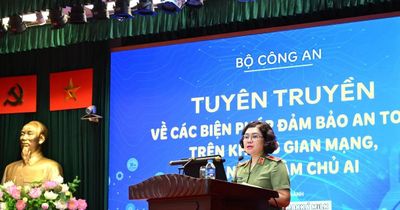 Xây dựng những 'đại sứ an toàn số' nhí trong Công an nhân dân