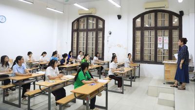 Thí sinh Hà Nội thi môn Toán vào lớp 10