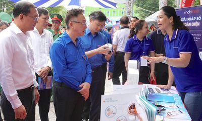 'Điểm chạm số 2026': Đưa AI, chữ ký số, dịch vụ công đến gần người dân