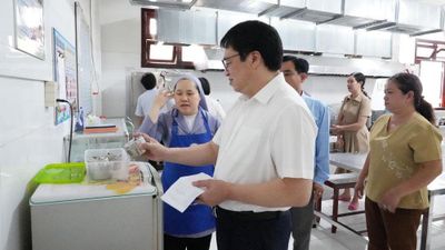 Hơn 5.700 cơ sở vi phạm an toàn thực phẩm trong tháng cao điểm