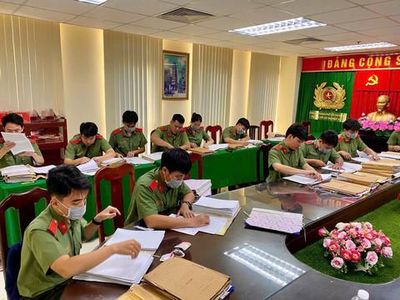 100 học viên Trường Đại học An ninh nhân dân hỗ trợ Công an TPHCM số hóa hồ sơ nghiệp vụ