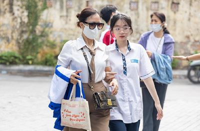 Sĩ tử Hà Nội bước vào môn thi cuối cùng kỳ thi lớp 10 năm 2026