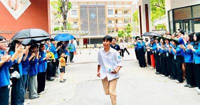 Kỳ thi vào lớp 10 tại phường Hoàng Mai: Ấm áp những vòng tay tiếp sức
