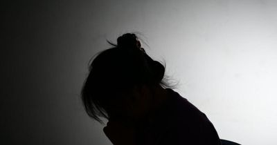Vệt roi rướm máu và lời tự thú muộn màng của người mẹ trẻ bạo hành con: Đứa trẻ không có 'lốp dự phòng'