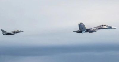 Tiêm kích Rafale Pháp và Su-30SM2 Nga 'so găng' trên bầu trời Baltic