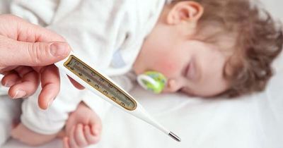 Mùa hè cảnh giác với sốt virus ở trẻ em