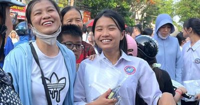 Thí sinh Hải Phòng 'thở phào' sau môn thi đầu tiên vào lớp 10