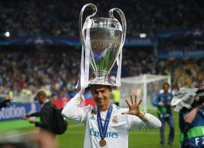 Thiếu người như CR7, PSG khó lập hat-trick Champions League