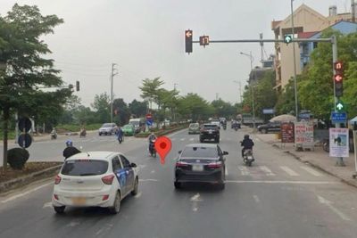 Cục CSGT nói lý do không được quay đầu xe khi đèn rẽ trái chuyển đỏ