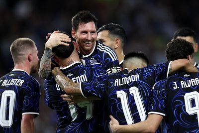 Những hình ảnh đầu tiên của Messi ngày hội quân