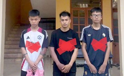 Tạm giữ 3 thanh niên mang kiếm đuổi chém nhau trên phố