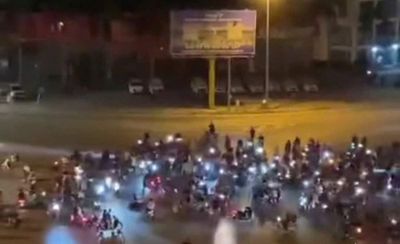 Công an xử lý nhóm thanh thiếu niên tụ tập, vi phạm giao thông, gây náo loạn đường phố