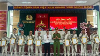 Vĩnh Long: Công bố Quyết định đặc xá của Chủ tịch nước cho 82 phạm nhân tại Trại giam Châu Bình