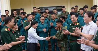 Bộ Chỉ huy Quân sự tỉnh Đắk Lắk xuất quân hỗ trợ lực lượng xây dựng trường nội trú liên cấp các xã biên giới