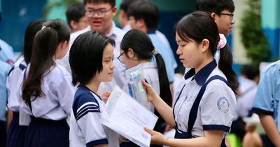 Gần 152.000 thí sinh TPHCM bước vào kỳ thi lớp 10: Hồi hộp đề thi ngữ văn