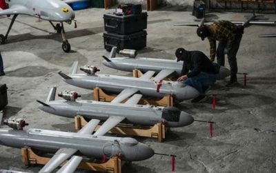 Ukraine tung hàng trăm UAV tấn công hạ tầng dầu mỏ ở Nga