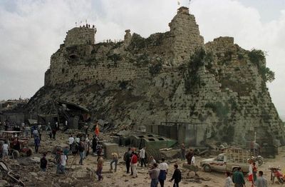 Quân đội Israel tiến sâu vào miền Nam Lebanon, chiếm núi chiến lược