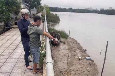 TPHCM: Đang uống cà phê thì bị công an ập vào bắt