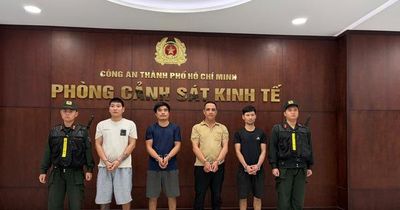 Công an TPHCM bắt 4 người làm giá đỗ sử dụng nước 'kẹo'