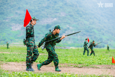 '3 tiếng nổ' tôi luyện bản lĩnh chiến sĩ mới