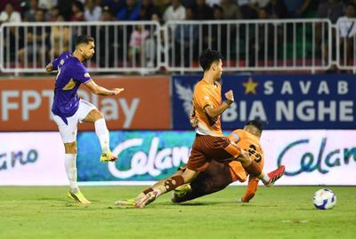 Vòng 25 V-League 2025/26: Hà Nội FC rời Top 3, Becamex TPHCM xuống vị trí play-off