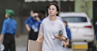 Hơn 4.000 thí sinh đổ về trường ĐH Kiến trúc Hà Nội tham dự kỳ thi năng khiếu