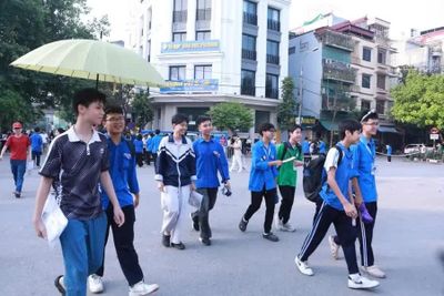 Ngày 1/6 hơn 16 nghìn sĩ tử Hà Nội bước vào cuộc đua tranh suất lớp 10 chuyên