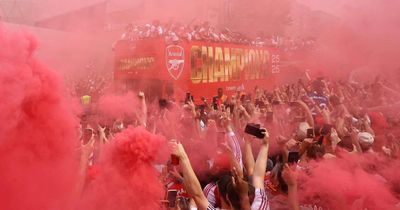 'Biển người' Arsenal cuồng nhiệt rước cúp Ngoại hạng Anh