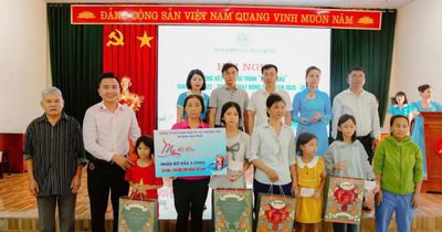 300 tuổi thơ và niềm tin vào ngày mai