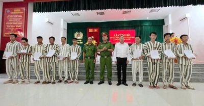 Trại giam Kênh 7 Bộ Công an trao quyết định đặc xá cho 108 phạm nhân