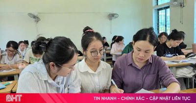 'Chia lửa' cùng học sinh lớp 12