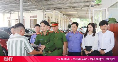 97 phạm nhân tại Hà Tĩnh được trao quyết định đặc xá