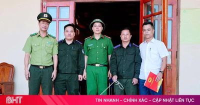 Người dân Đồng Tiến tự nguyện bàn giao cá thể kỳ đà vân quý hiếm