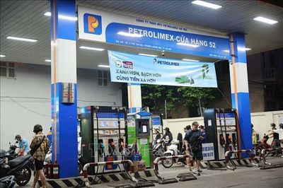 Hà Nội trước thời điểm chuyển đổi xăng E10