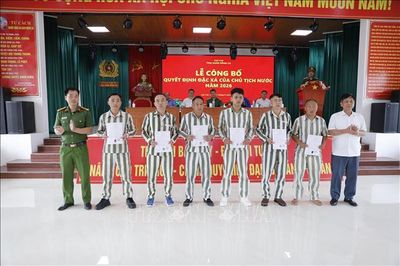 Chính sách khoan hồng đưa 86 phạm nhân trở về với gia đình