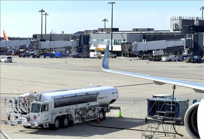 Moskva cấm xuất khẩu nhiên liệu máy bay khi Ukraine gia tăng tấn công cơ sở lọc dầu của Nga