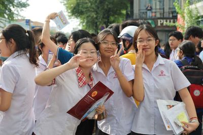 Kỳ thi vào lớp 10 TP Hồ Chí Minh: Môn Ngoại ngữ khá 'dễ thở'