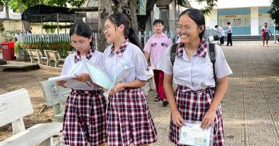 Ngày đầu thi lớp 10 Tp.HCM: Mỗi buổi ghi nhận hơn 600 thí sinh vắng mặt