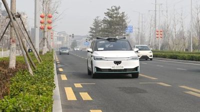 Trung Quốc bỏ áp dụng giới hạn lái xe 8 giờ/ngày đối với tài xế xe taxi, công nghệ