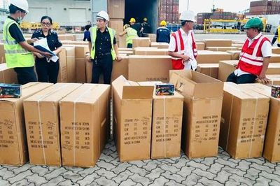 Hải quan liên tiếp phát hiện các lô hàng nghi giả mạo thương hiệu nổi tiếng