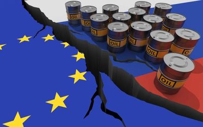EU cân nhắc điều chỉnh cơ chế trần giá dầu Nga giữa biến động thị trường năng lượng