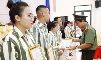 Trại giam Ngọc Lý công bố Quyết định đặc xá cho 227 phạm nhân